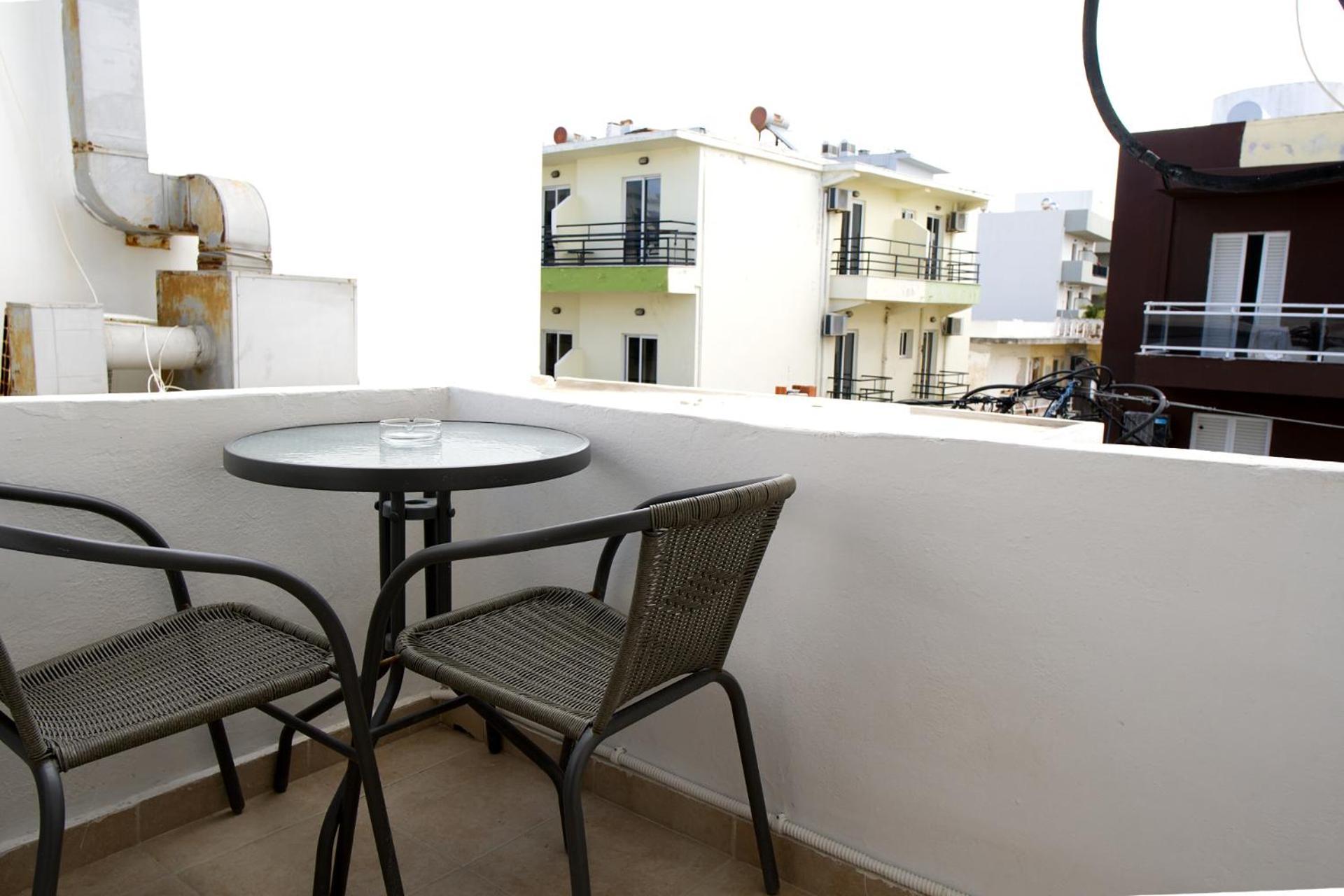 Lilian's Seaview-party Street-youth Διαμέρισμα *